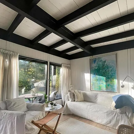 An Undisturbed 60s Summer House Close To The Sea
